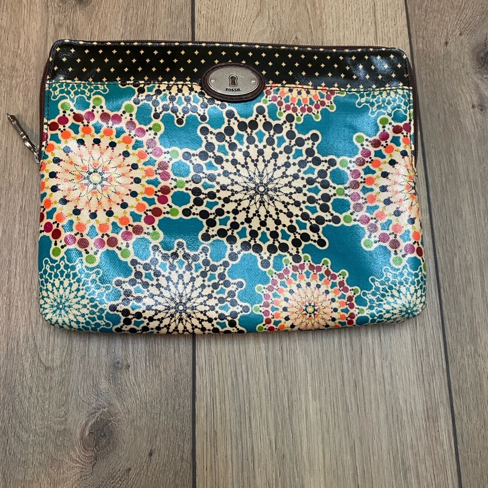 Fossil Multicolor Patterned Clutch